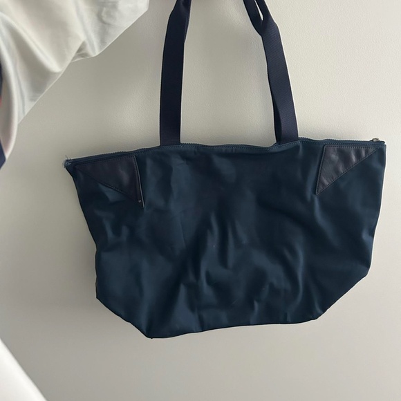 Navy blue Lululemon tote bag   zipper close - Picture 2 of 5